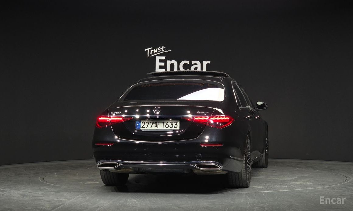  Mercedes-Benz S-Class