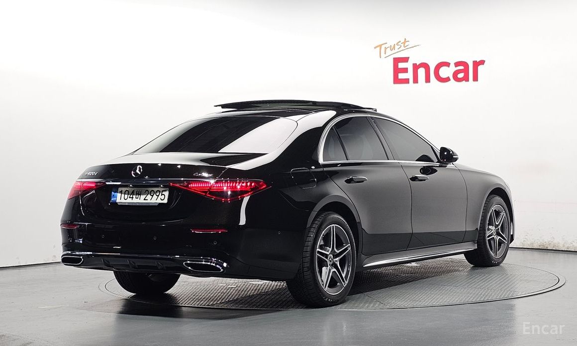  Mercedes-Benz S-Class