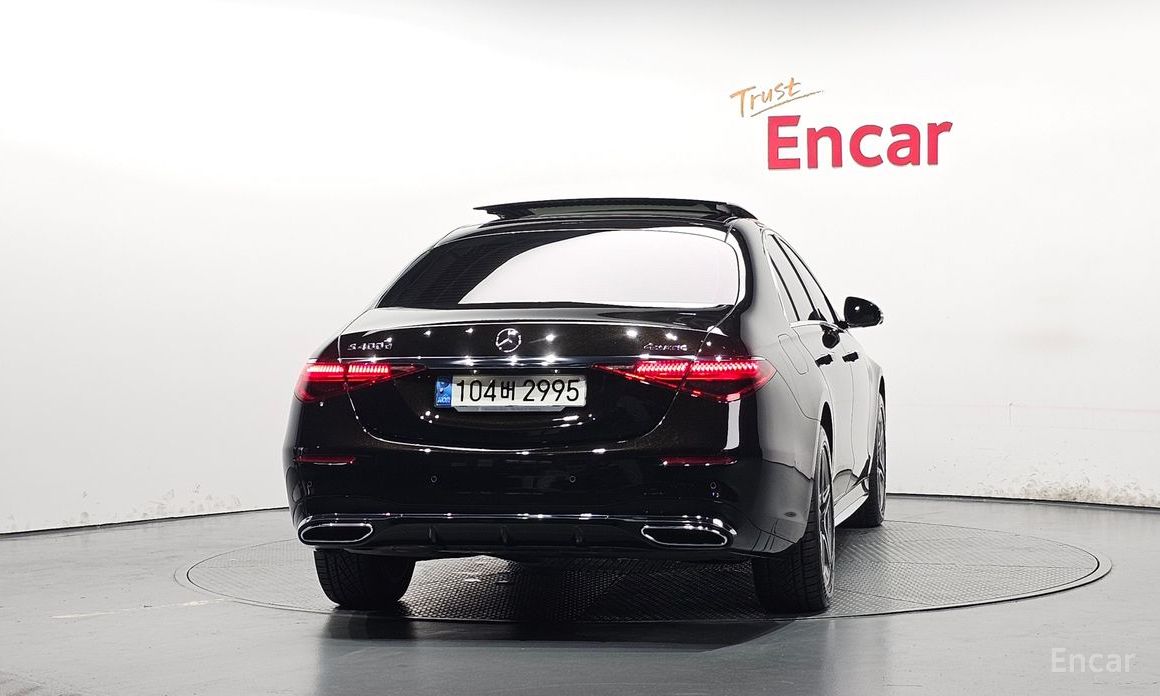  Mercedes-Benz S-Class
