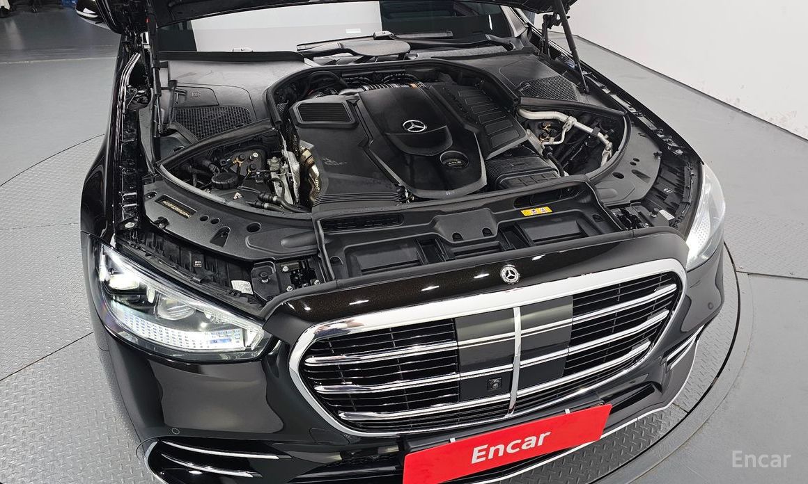  Mercedes-Benz S-Class