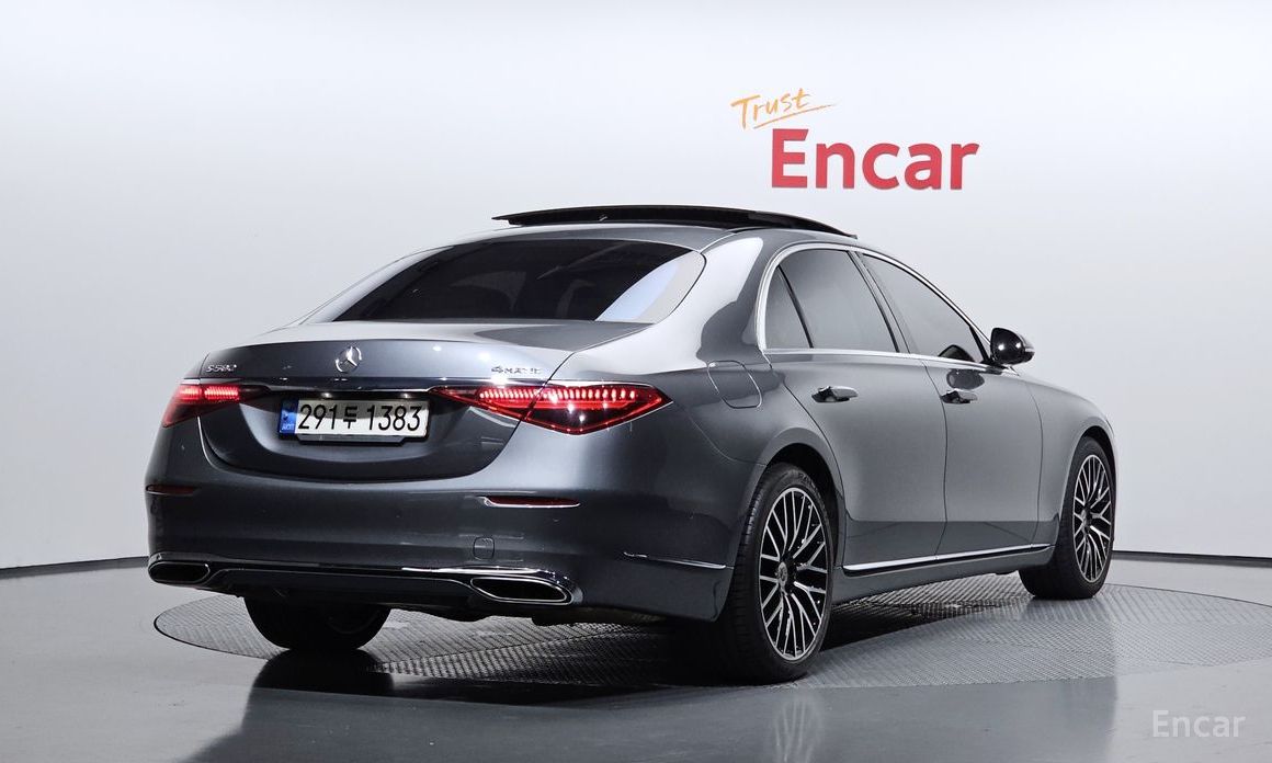  Mercedes-Benz S-Class