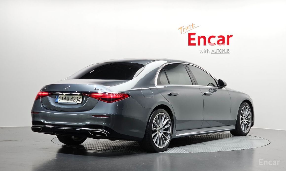  Mercedes-Benz S-Class