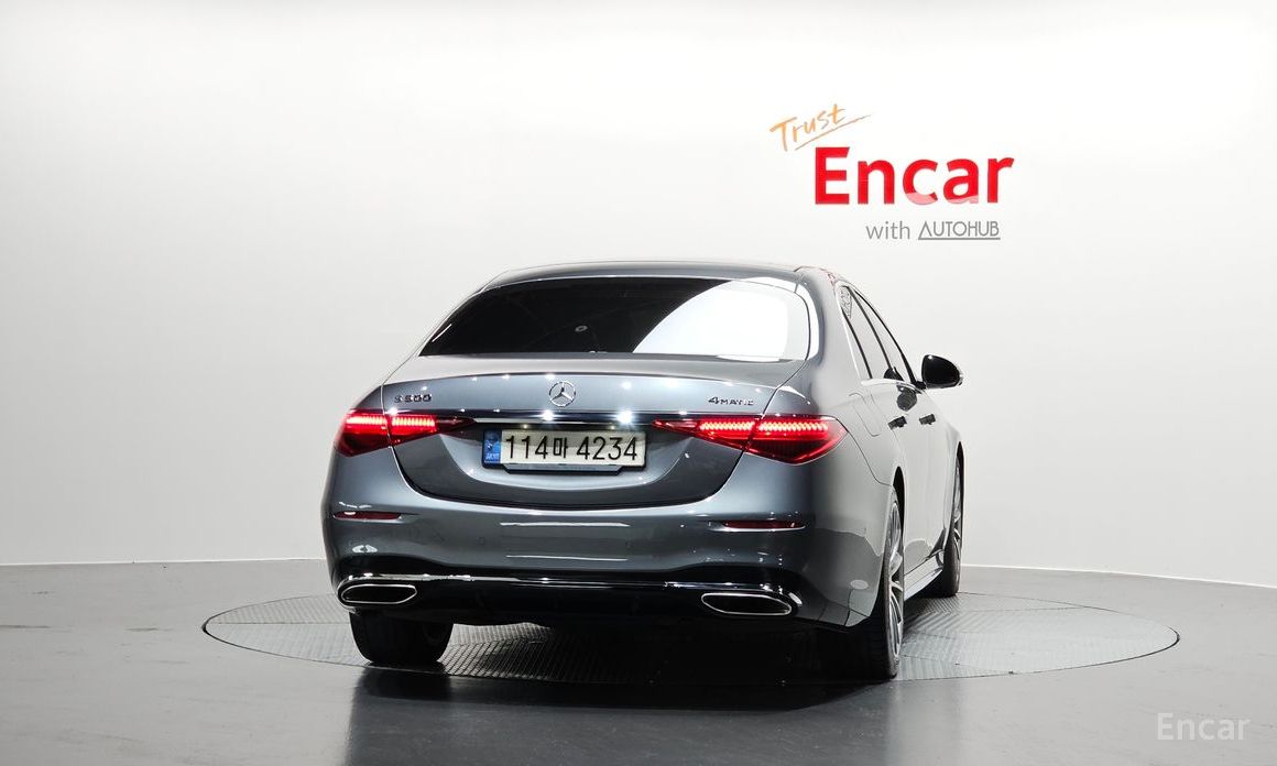  Mercedes-Benz S-Class