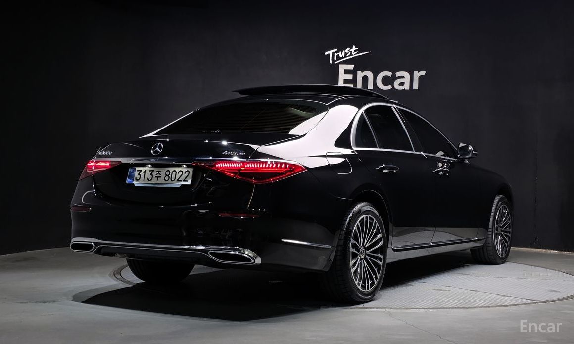  Mercedes-Benz S-Class