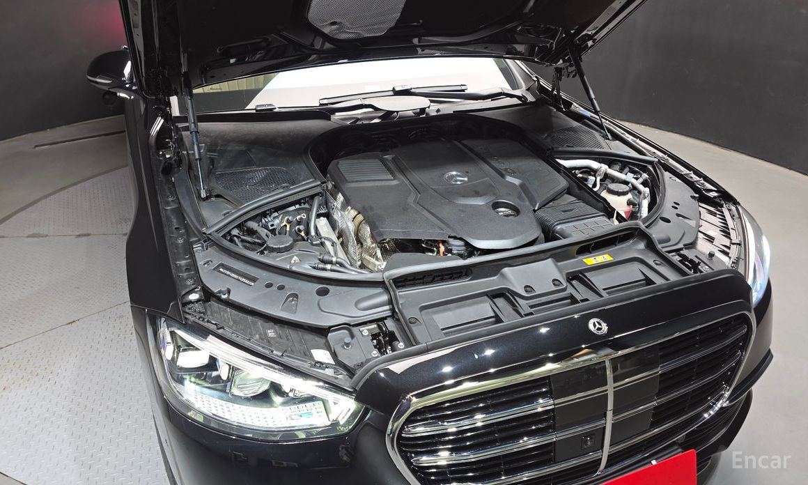  Mercedes-Benz S-Class