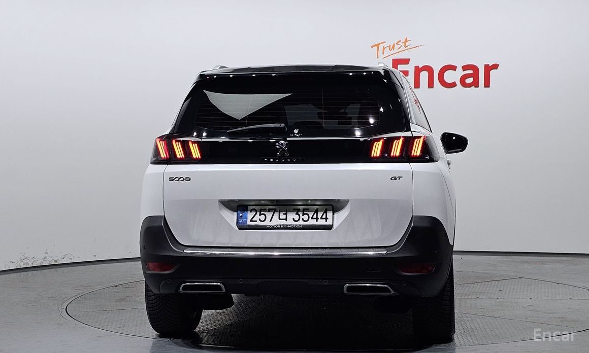  Peugeot 5008