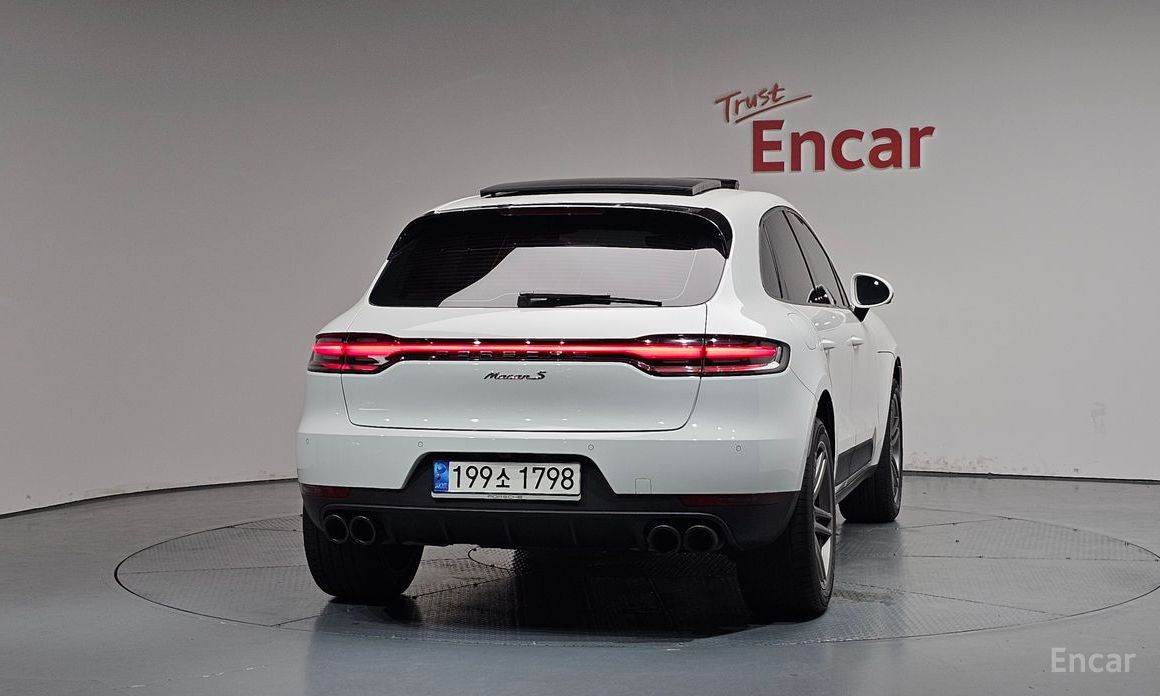  Porsche Macan