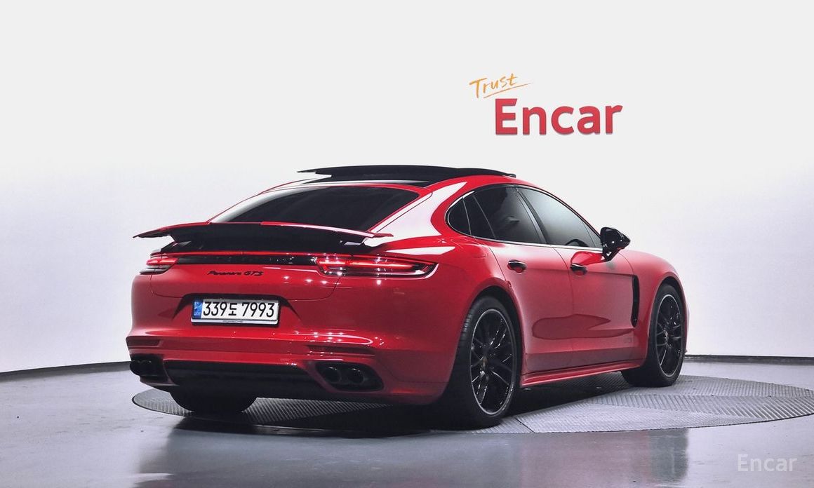 Porsche Panamera