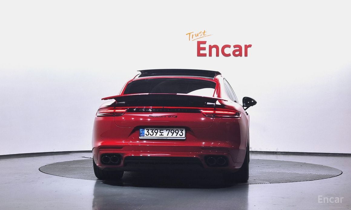  Porsche Panamera