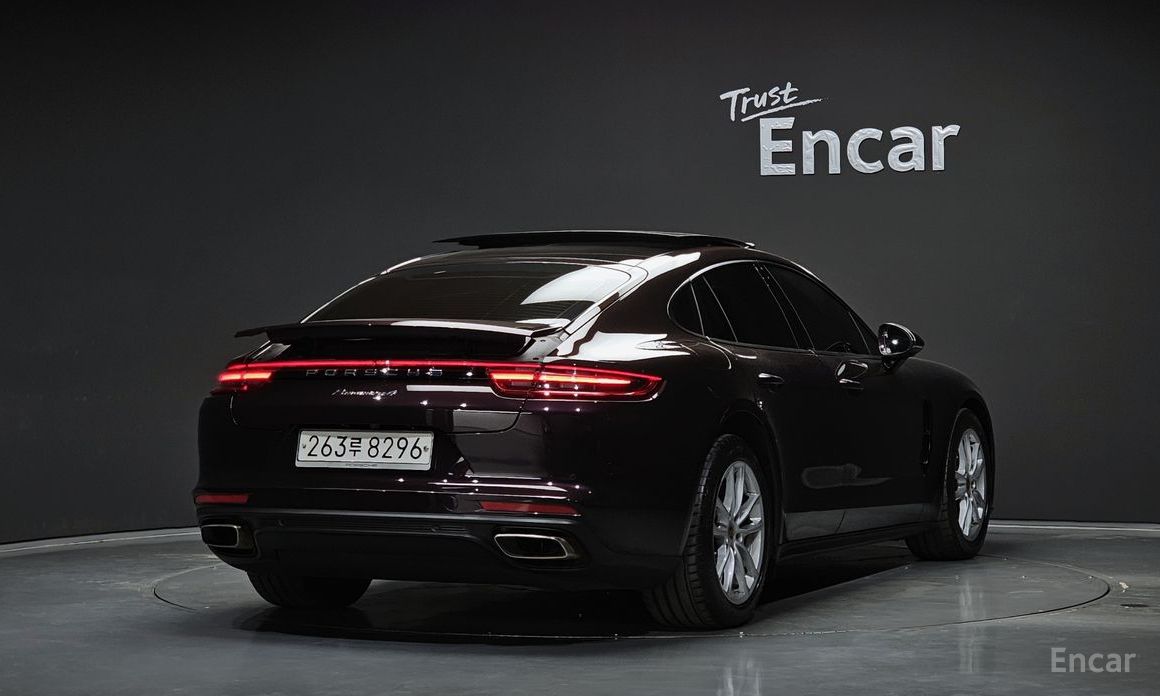  Porsche Panamera