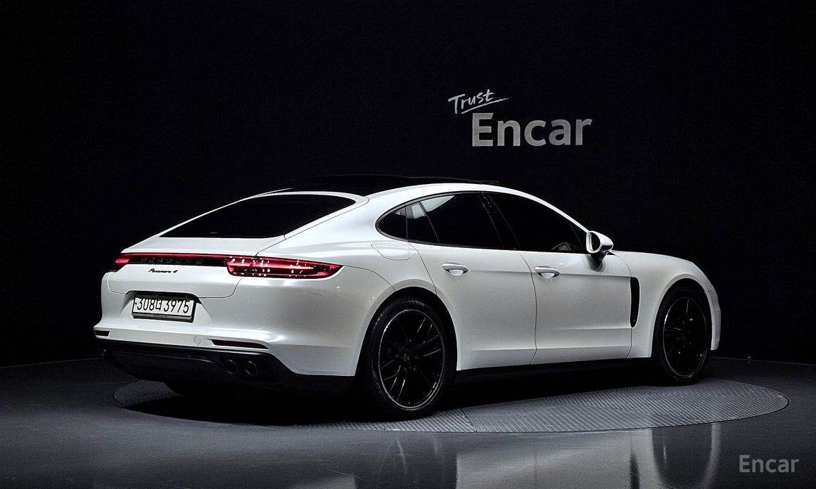  Porsche Panamera