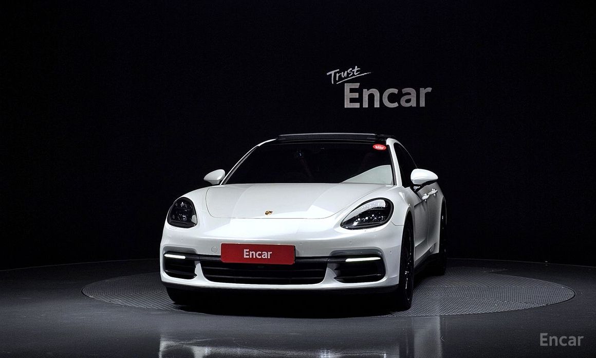  Porsche Panamera