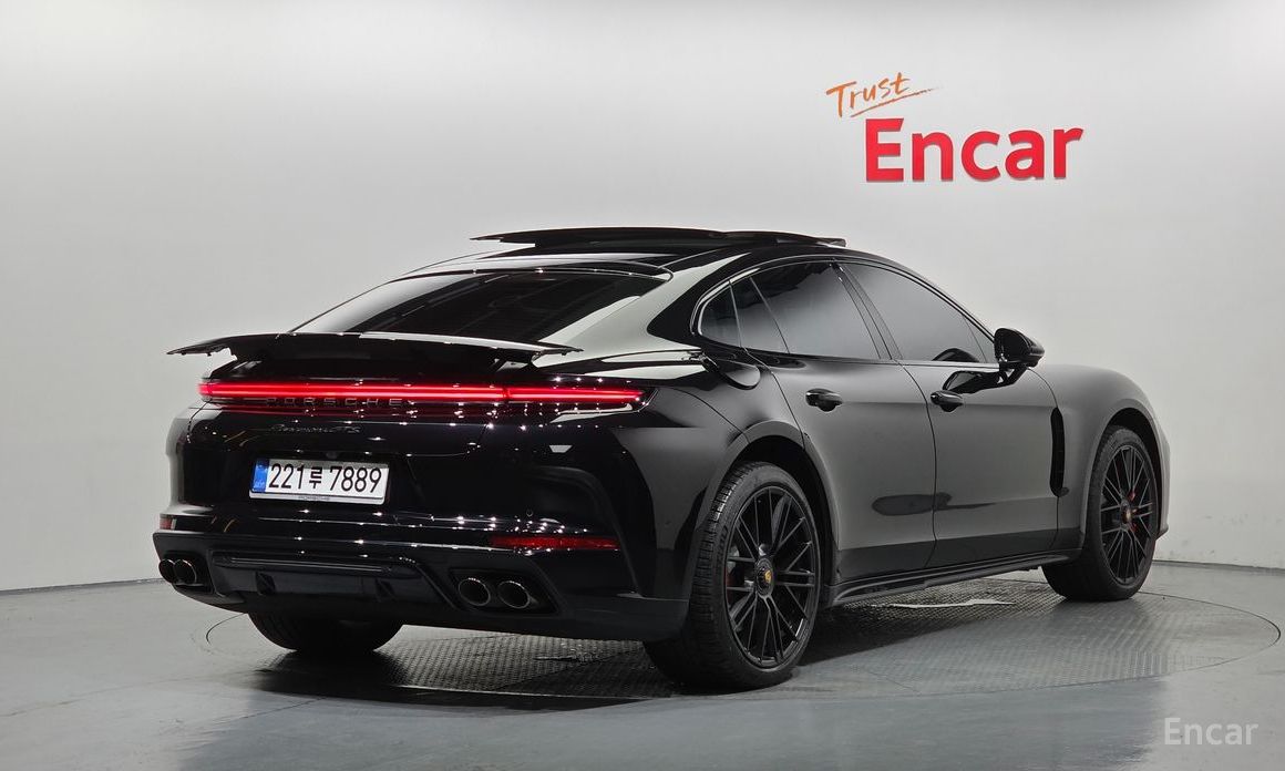  Porsche Panamera