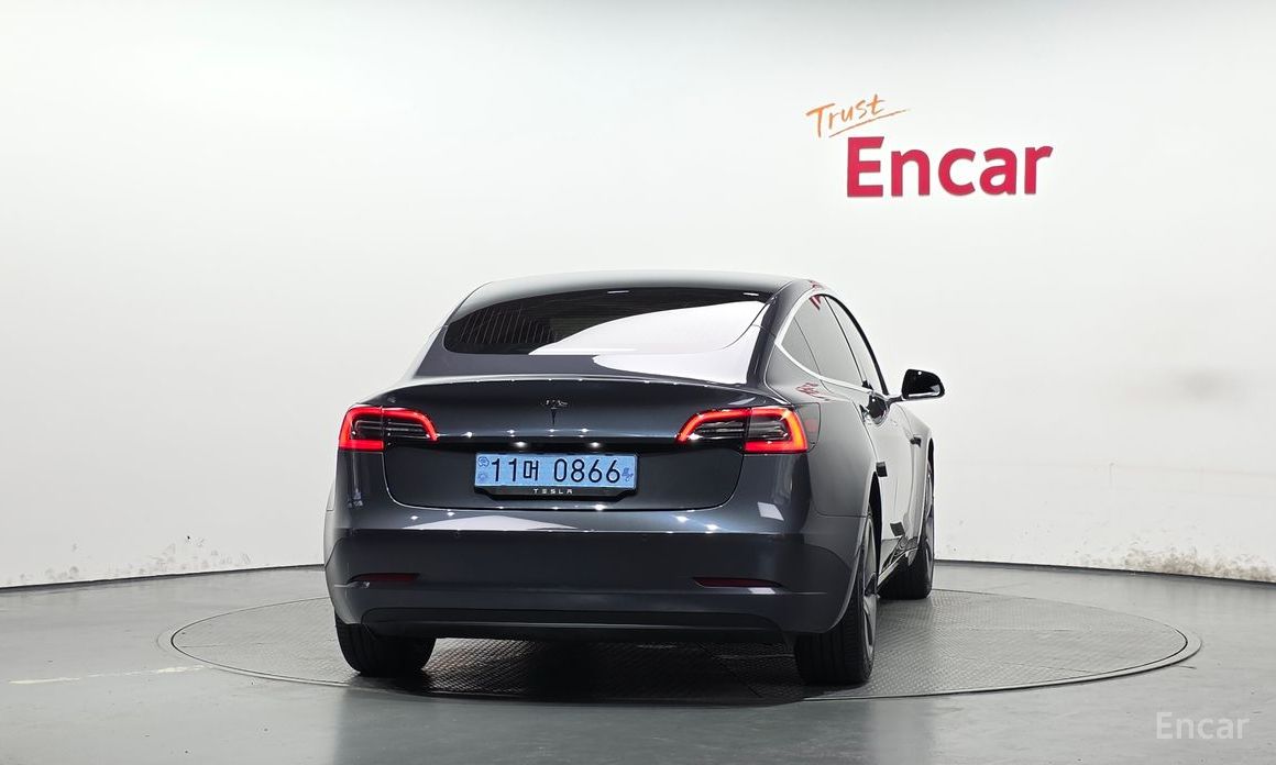  Tesla Model 3