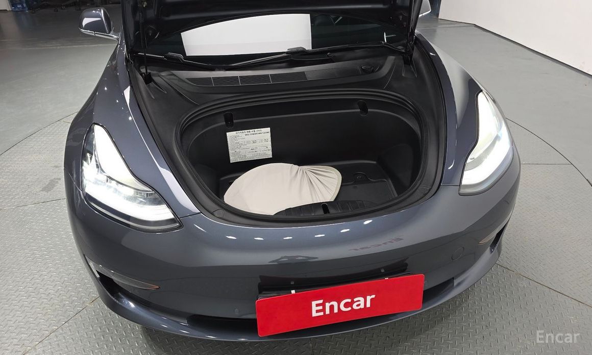  Tesla Model 3