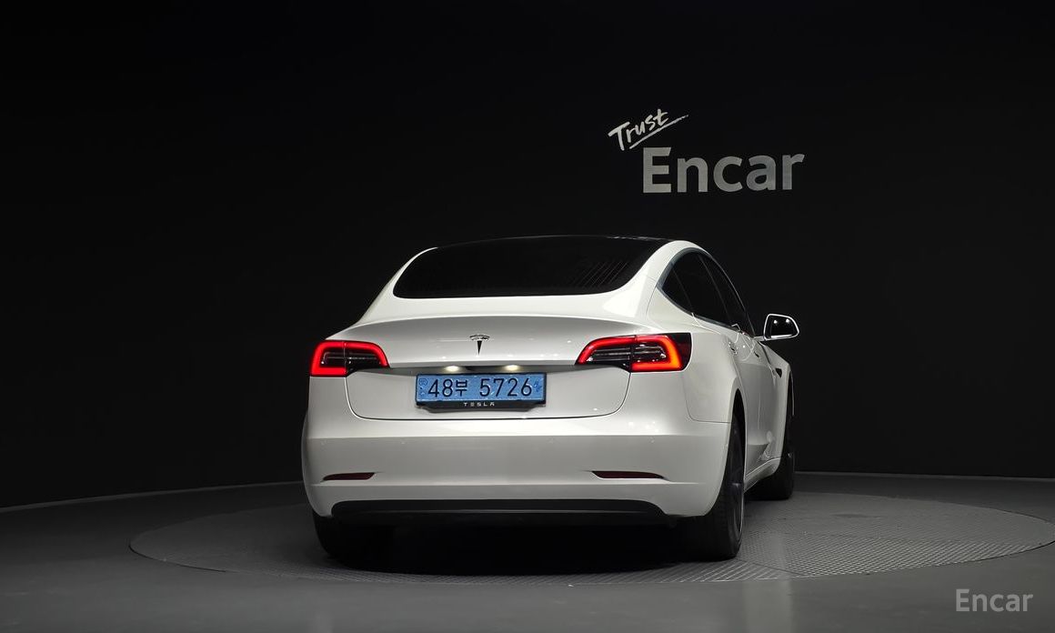  Tesla Model 3