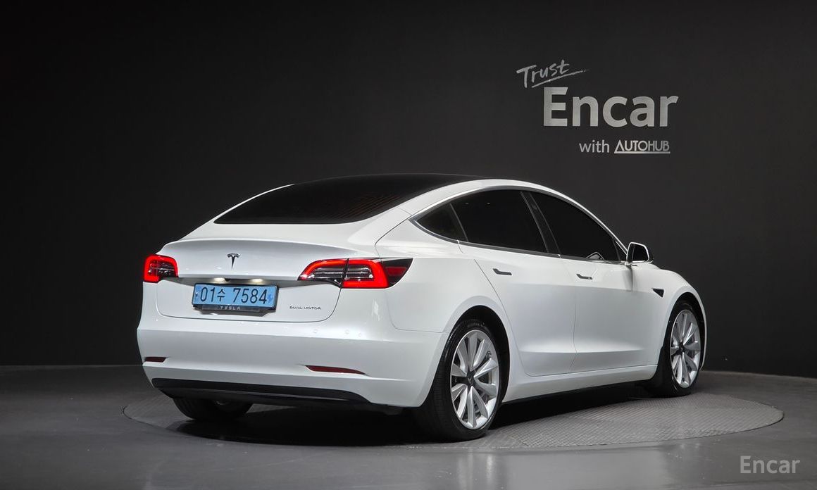  Tesla Model 3