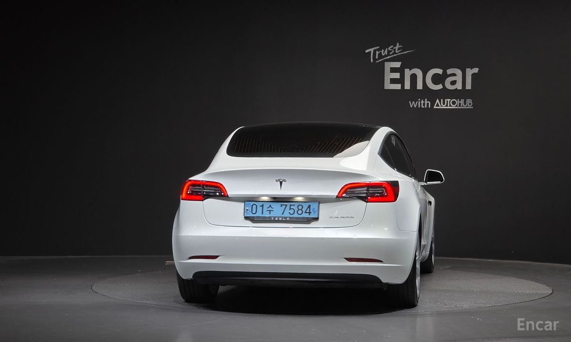  Tesla Model 3