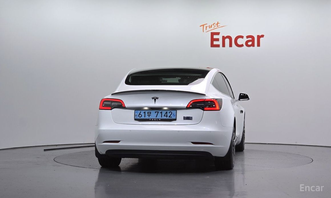  Tesla Model 3