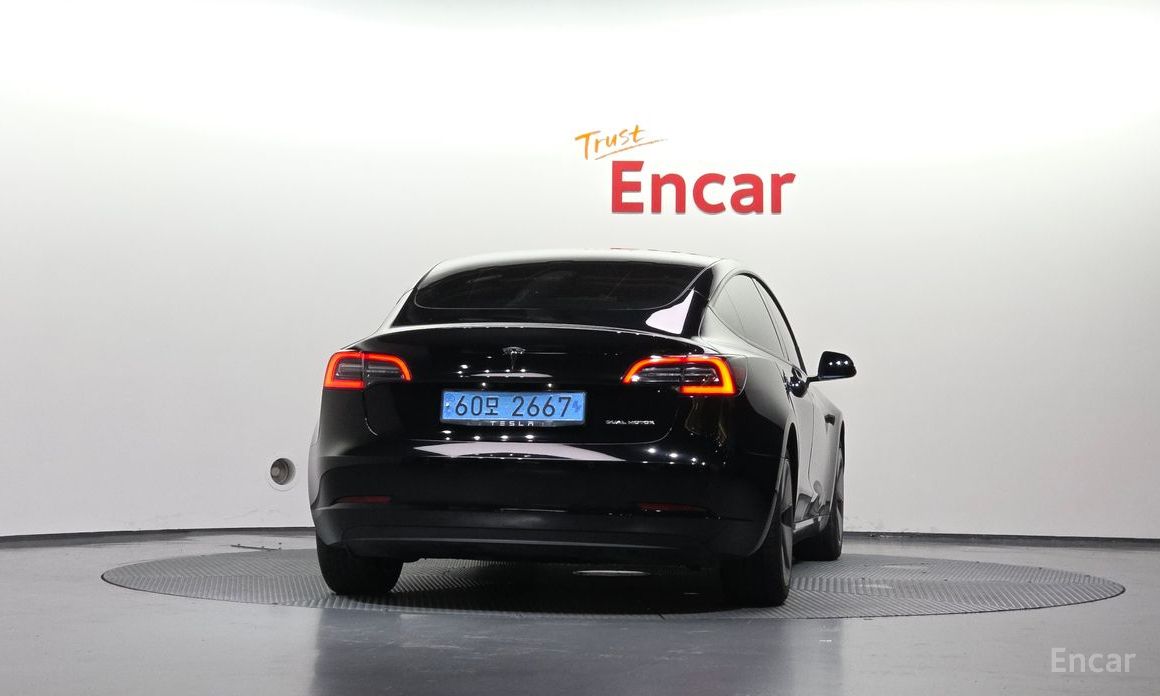  Tesla Model 3