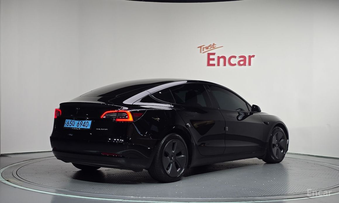  Tesla Model 3