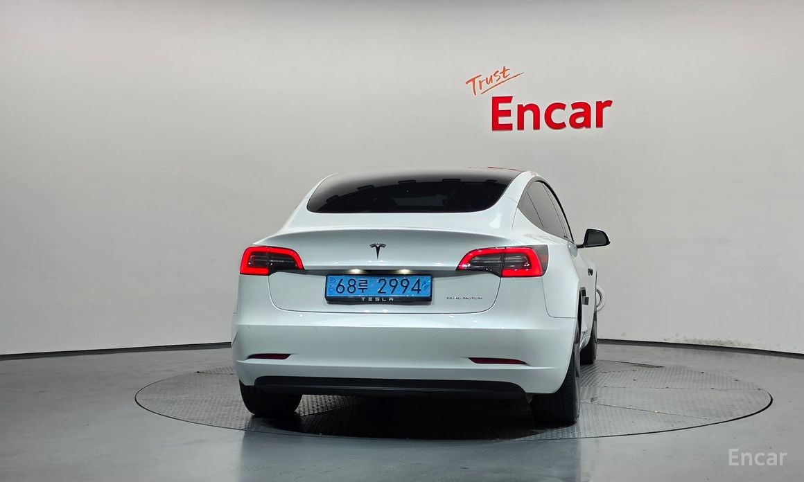  Tesla Model 3