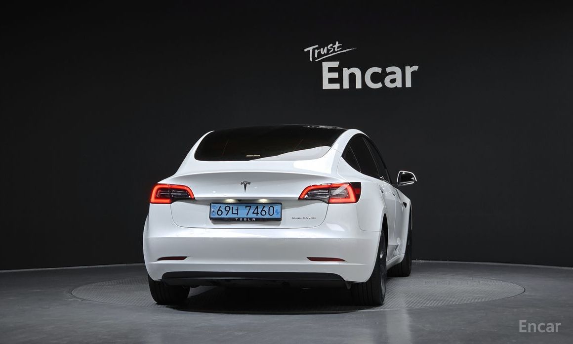  Tesla Model 3