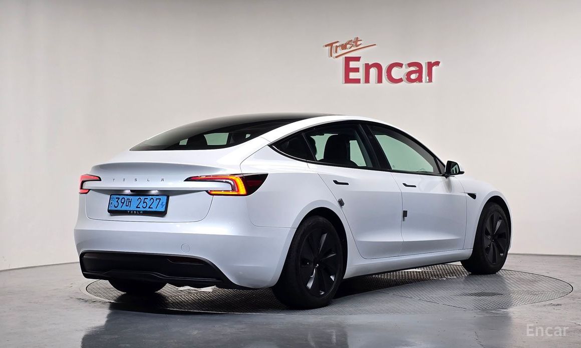  Tesla Model 3