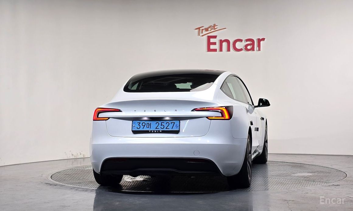  Tesla Model 3