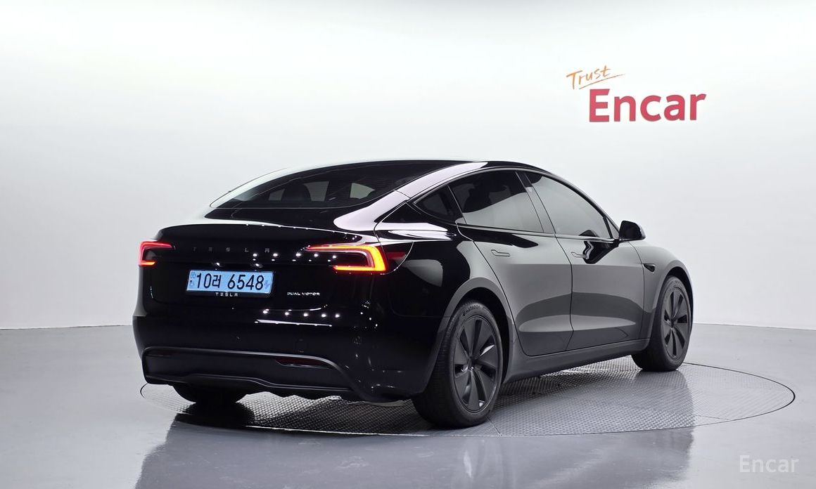  Tesla Model 3