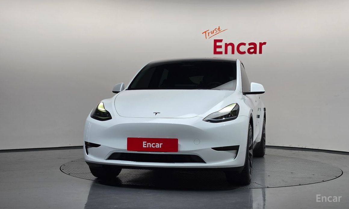  Tesla Model Y