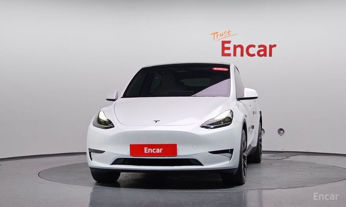  Tesla Model Y