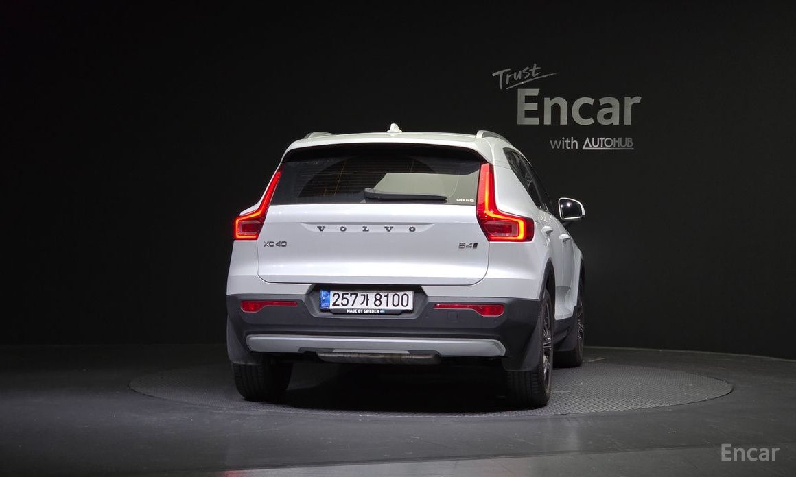  Volvo XC40