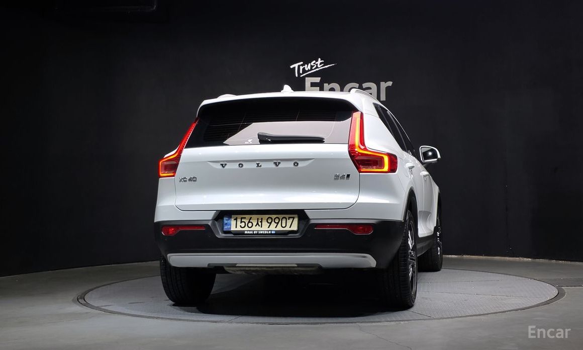 Volvo XC40