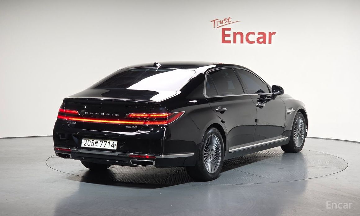 Genesis G90